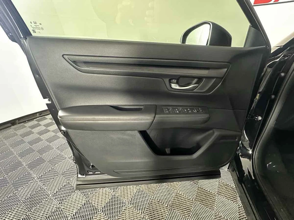 2025 Honda CR-V 6th Gen - Image 15 of 21