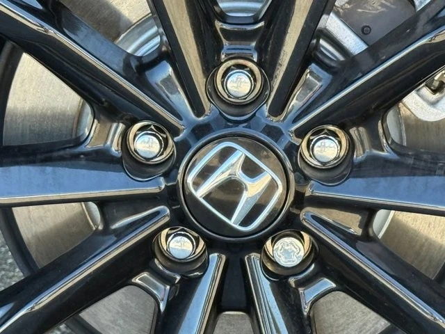 2025 Honda CR-V 6th Gen - Image 17 of 21