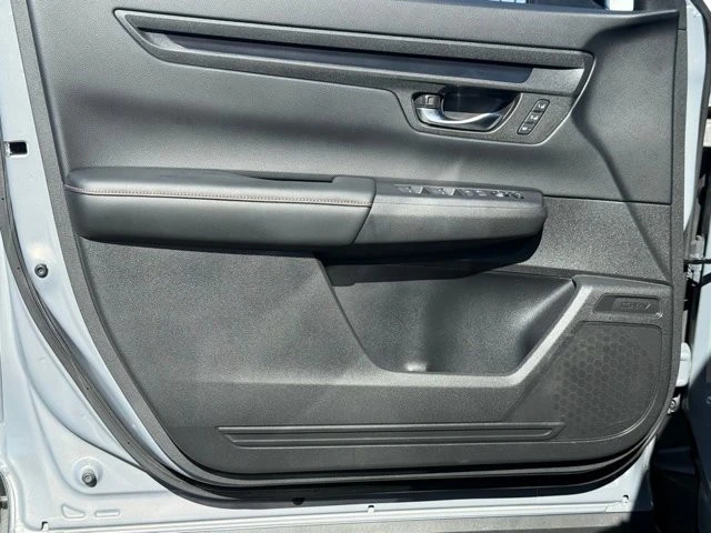 2025 Honda CR-V 6th Gen - Image 20 of 21