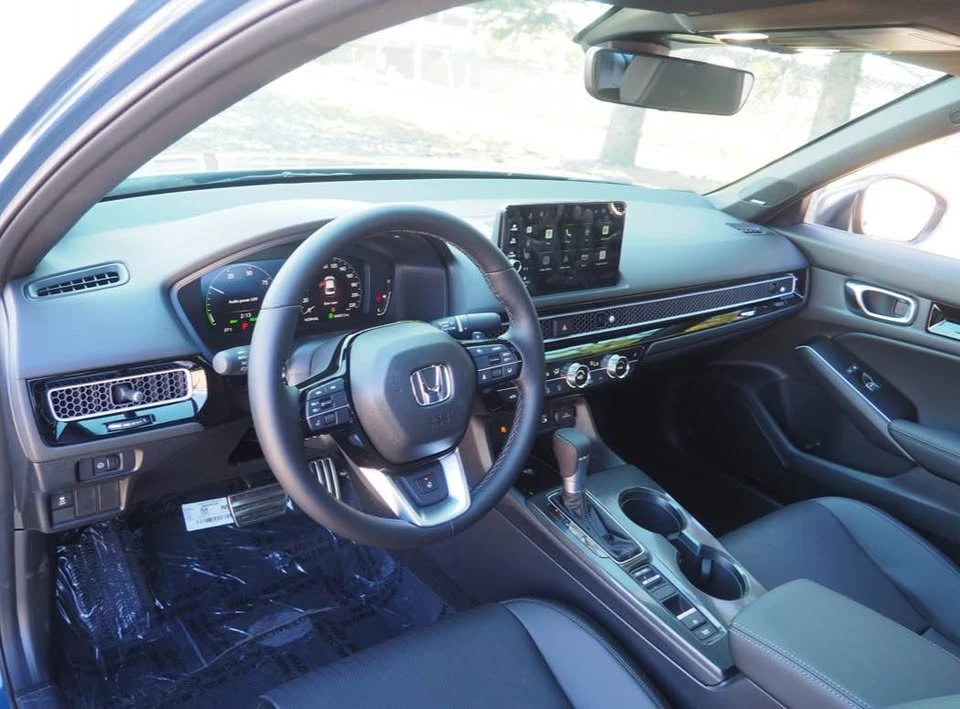 2025 Honda Civic 11th Gen - Image 5 of 8