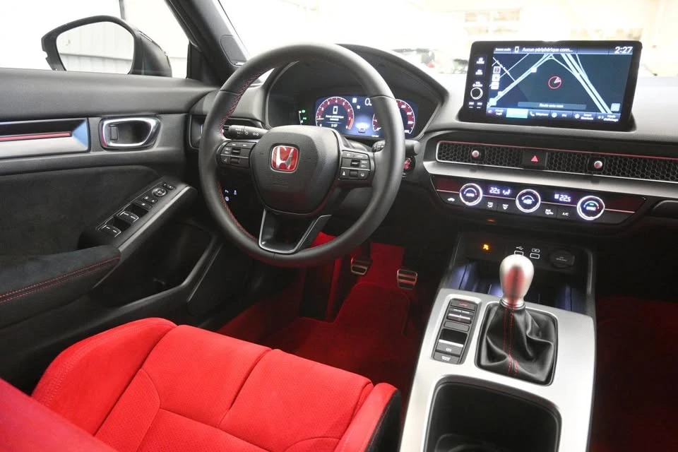 2025 Honda Civic 11th Gen - Image 10 of 20