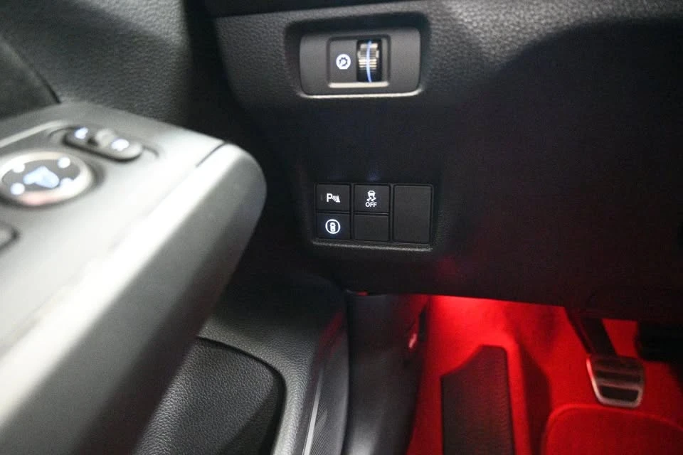 2025 Honda Civic 11th Gen - Image 15 of 20