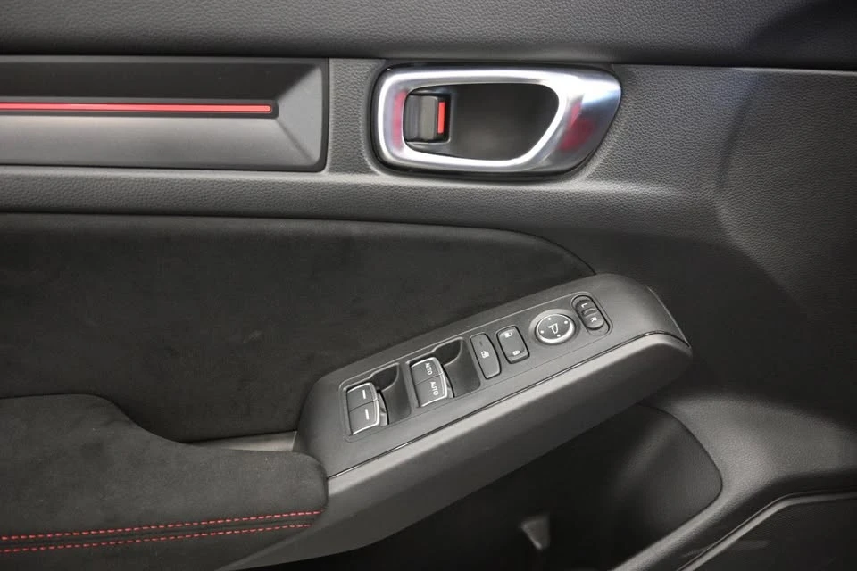 2025 Honda Civic 11th Gen - Image 17 of 20