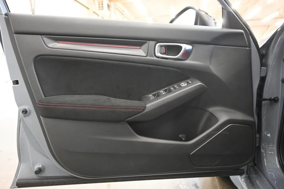 2025 Honda Civic 11th Gen - Image 18 of 20