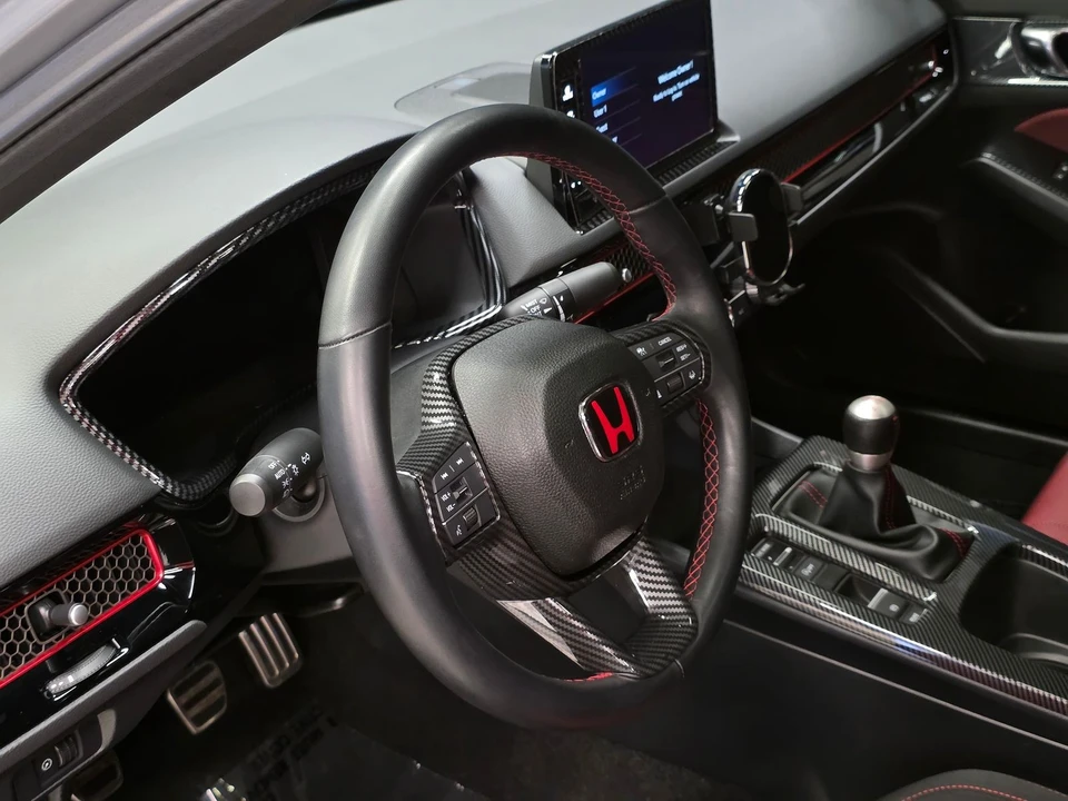 2025 Honda Civic 11th Gen - Image 21 of 31