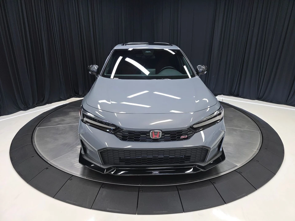 2025 Honda Civic 11th Gen - Image 8 of 31
