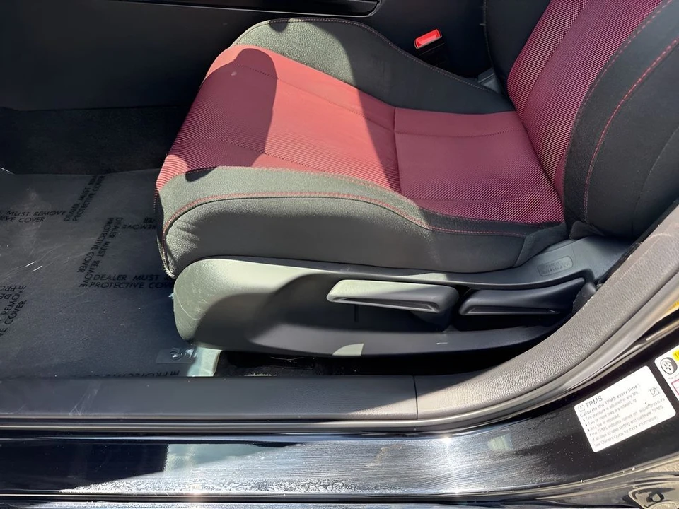 2025 Honda Civic 11th Gen - Image 10 of 31
