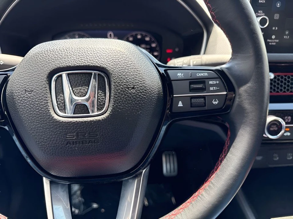 2025 Honda Civic 11th Gen - Image 16 of 31