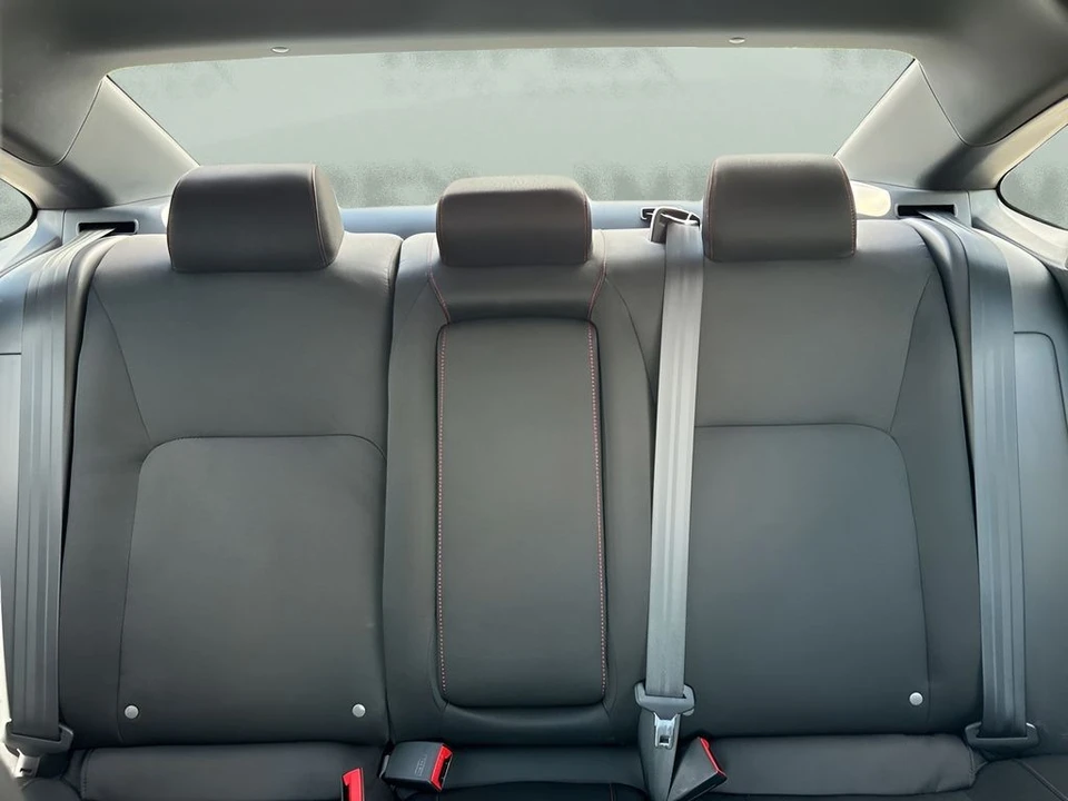 2025 Honda Civic 11th Gen - Image 12 of 31