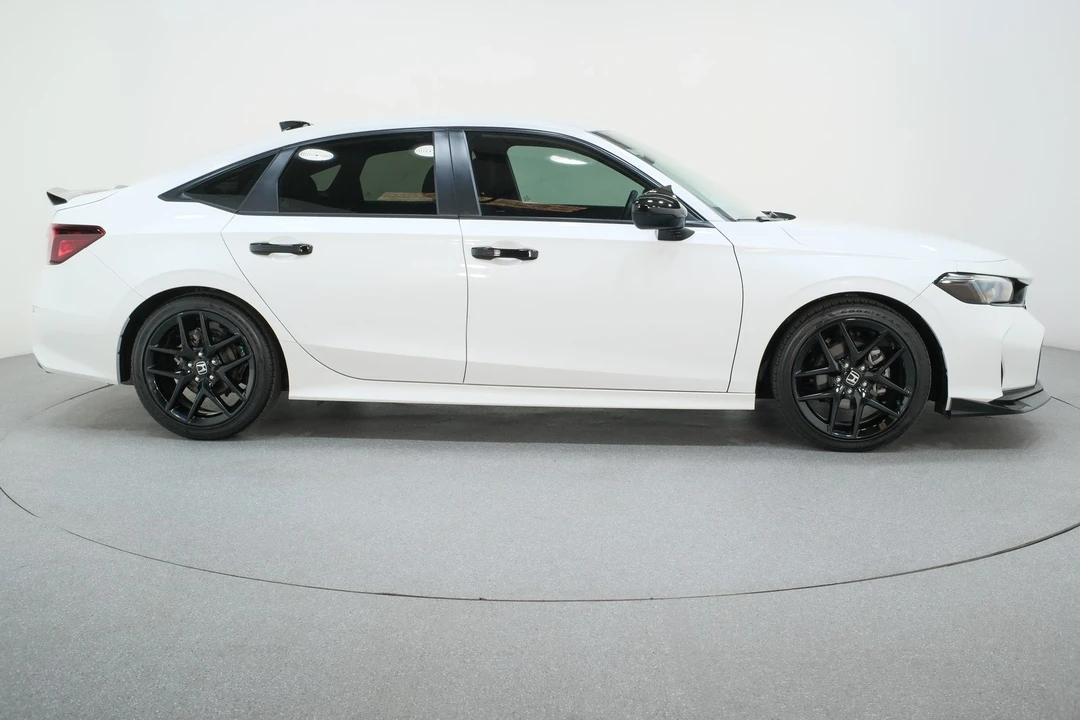 2025 Honda Civic 11th Gen - Image 9 of 21
