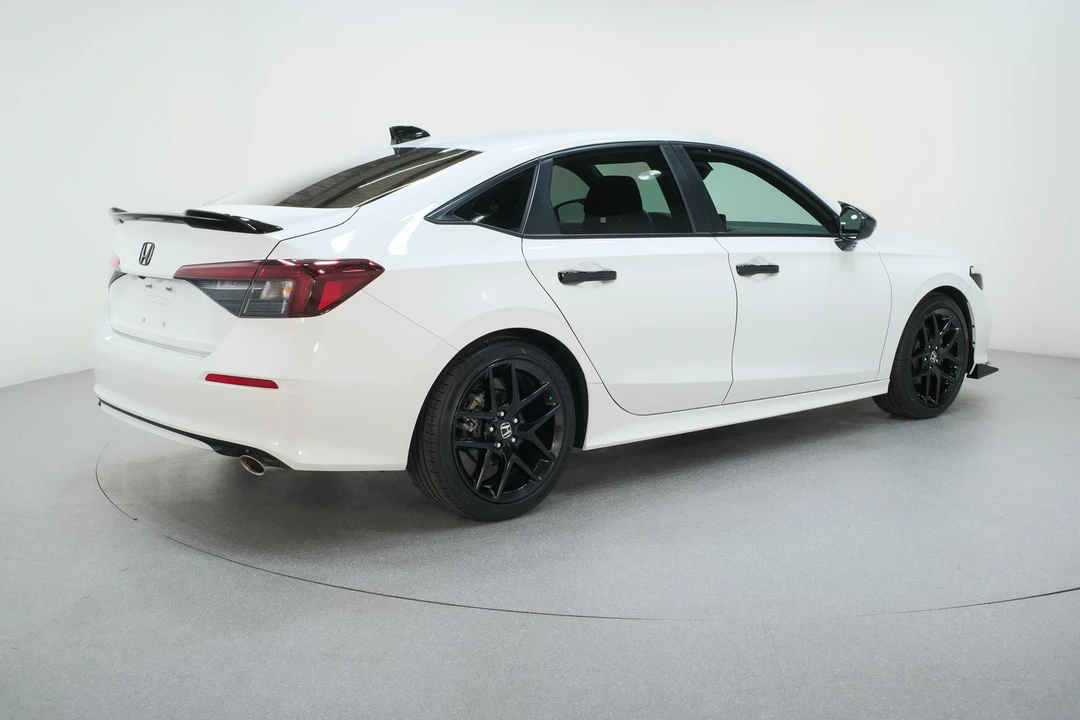 2025 Honda Civic 11th Gen - Image 8 of 21