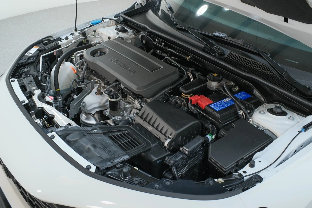 2025 Honda Civic 11th Gen - Image 14 of 21