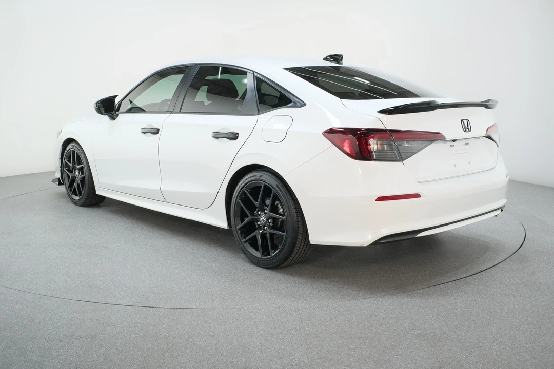 2025 Honda Civic 11th Gen - Image 6 of 21