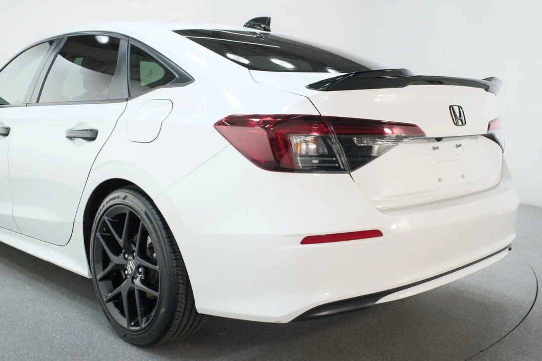 2025 Honda Civic 11th Gen - Image 19 of 21