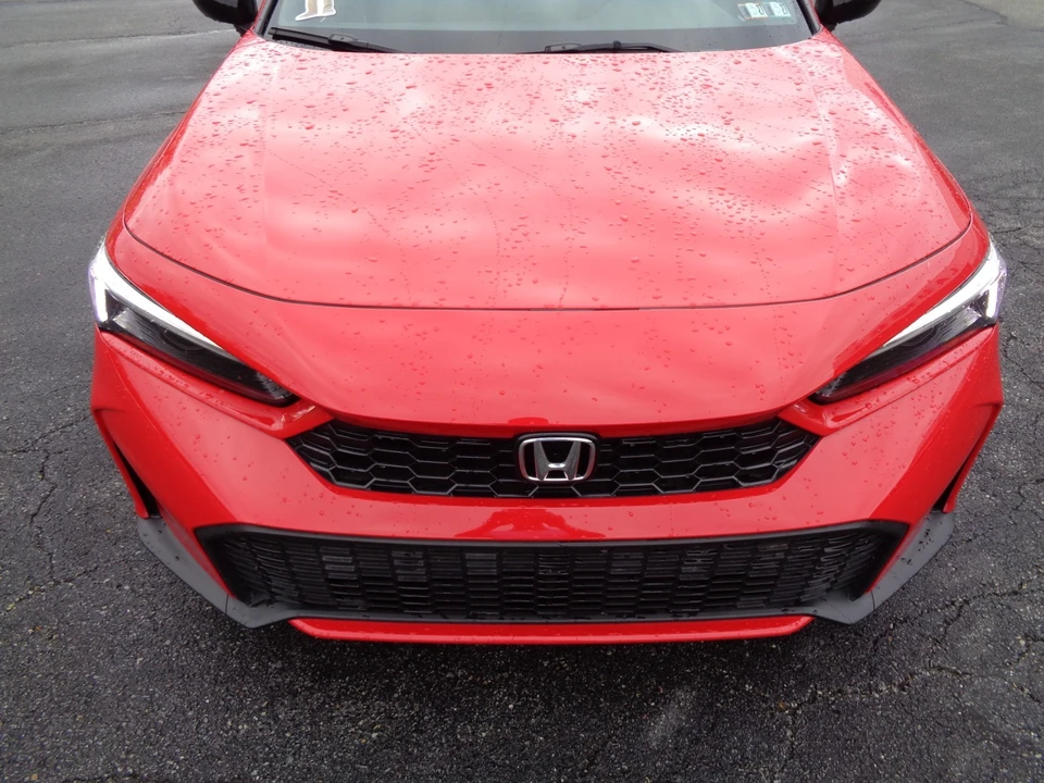 2025 Honda Civic 11th Gen - Image 9 of 31