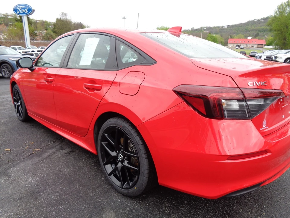 2025 Honda Civic 11th Gen - Image 6 of 31