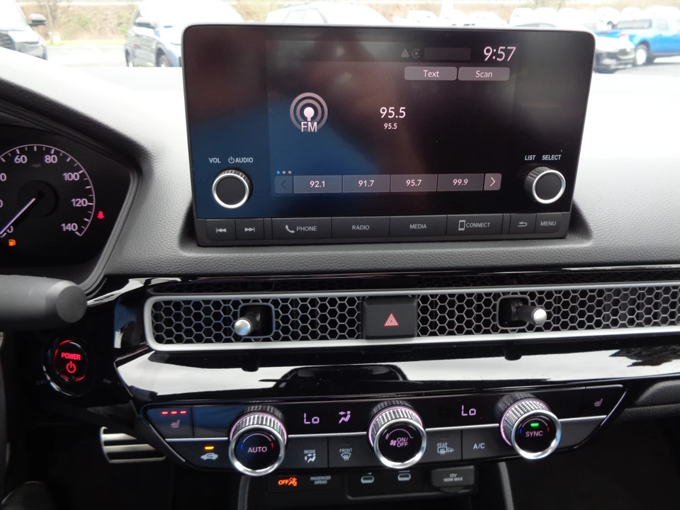 2025 Honda Civic 11th Gen - Image 26 of 31