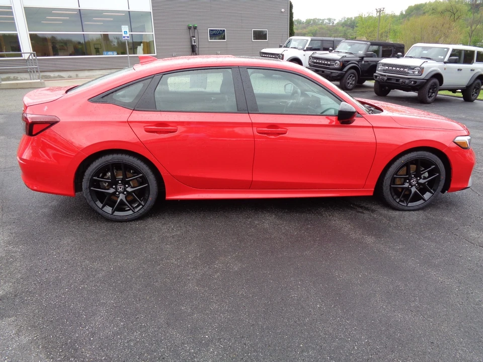 2025 Honda Civic 11th Gen - Image 3 of 31