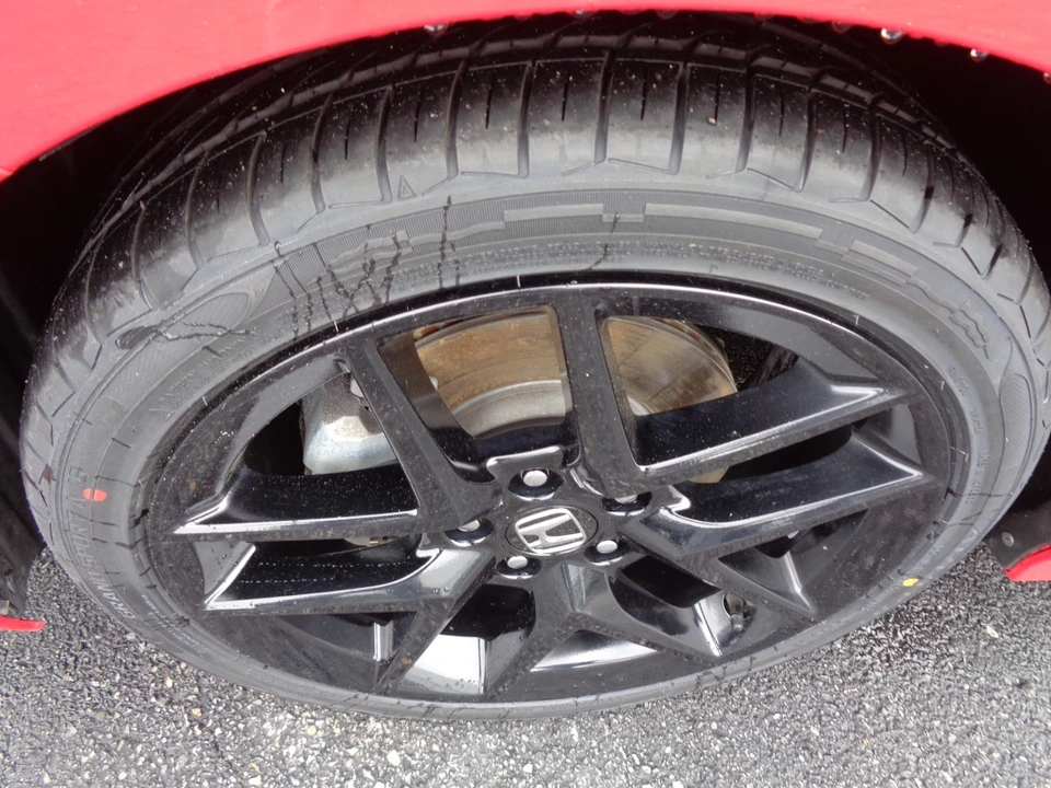 2025 Honda Civic 11th Gen - Image 10 of 31