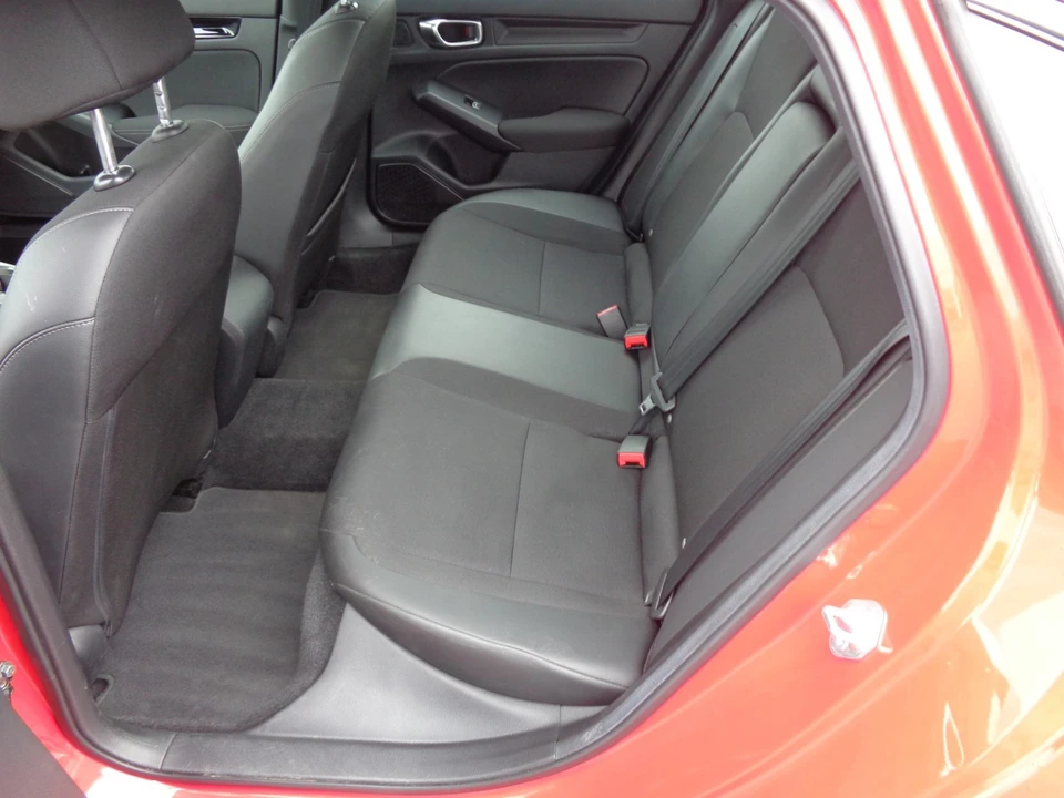 2025 Honda Civic 11th Gen - Image 15 of 31