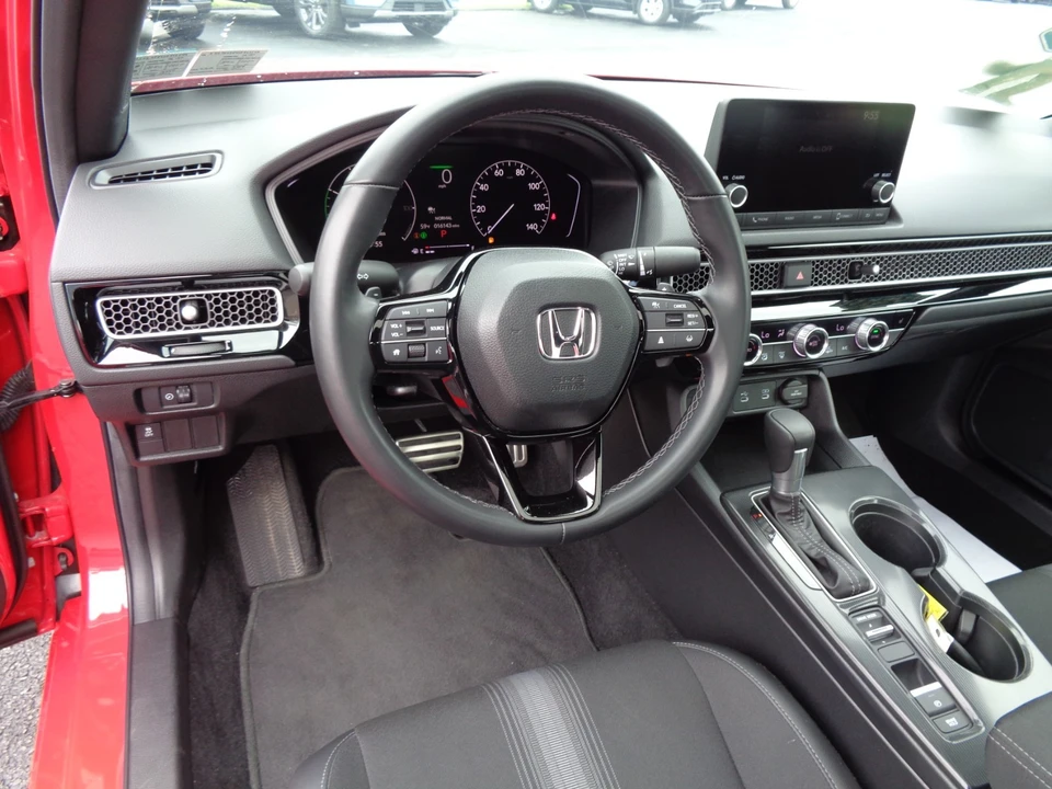 2025 Honda Civic 11th Gen - Image 16 of 31
