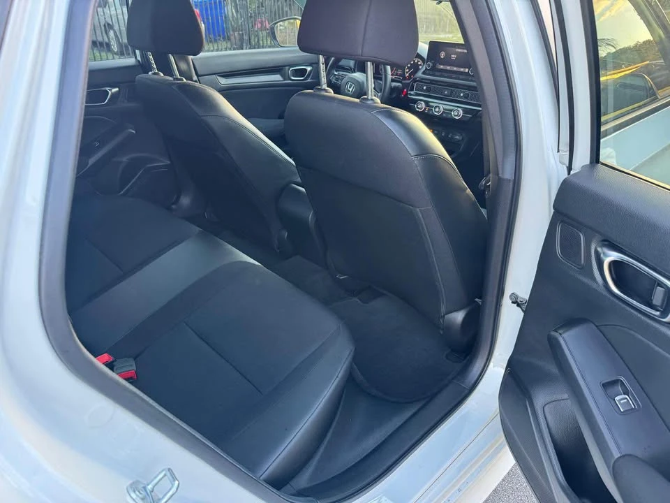 2025 Honda Civic 11th Gen - Image 13 of 14