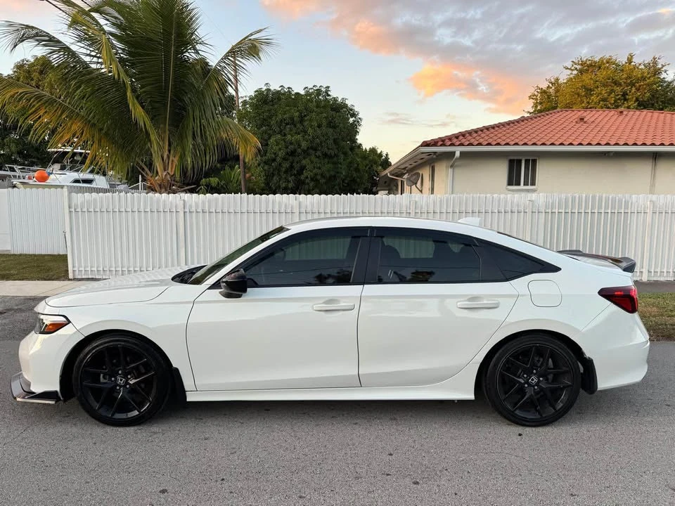 2025 Honda Civic 11th Gen - Image 5 of 14