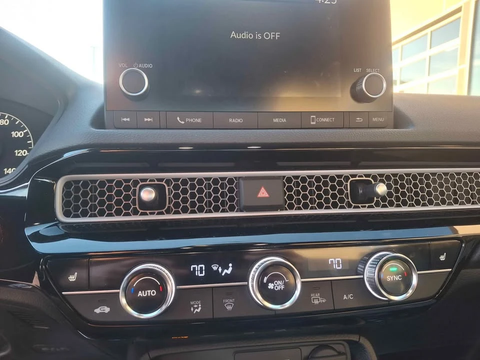 2025 Honda Civic 11th Gen - Image 13 of 19