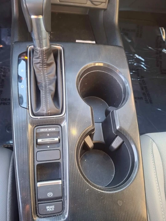 2025 Honda Civic 11th Gen - Image 12 of 19