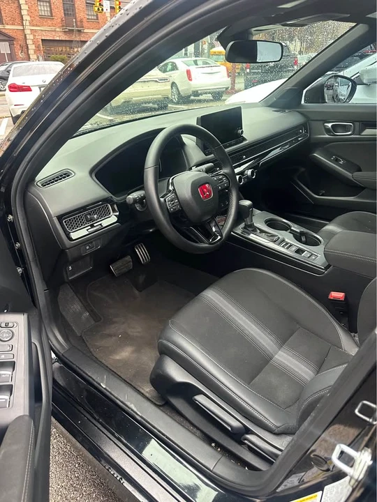 2025 Honda Civic 11th Gen - Image 8 of 11
