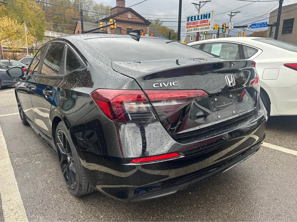 2025 Honda Civic 11th Gen - Image 4 of 11