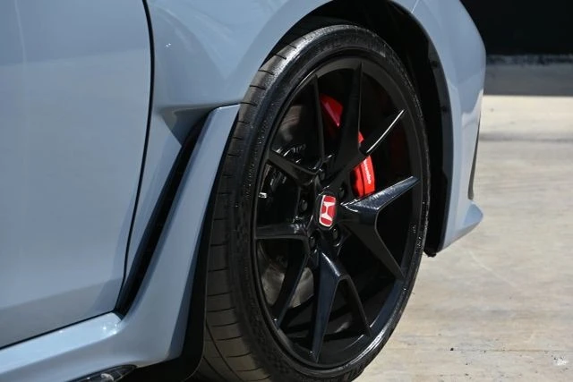 2025 Honda Civic 11th Gen - Image 12 of 21