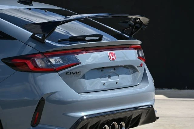 2025 Honda Civic 11th Gen - Image 9 of 21
