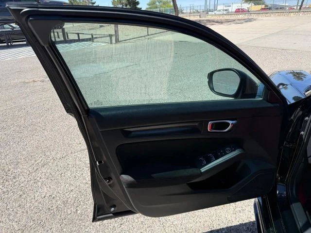 2025 Honda Civic 11th Gen - Image 13 of 19