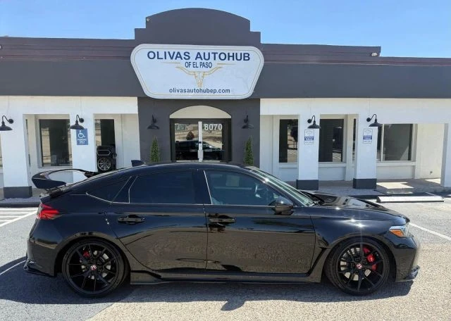 2025 Honda Civic 11th Gen - Image 9 of 19
