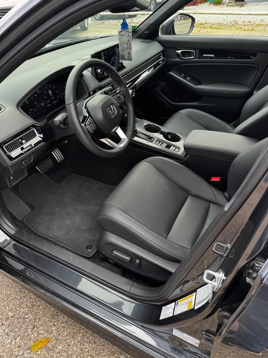 2025 Honda Civic 11th Gen - Image 5 of 10