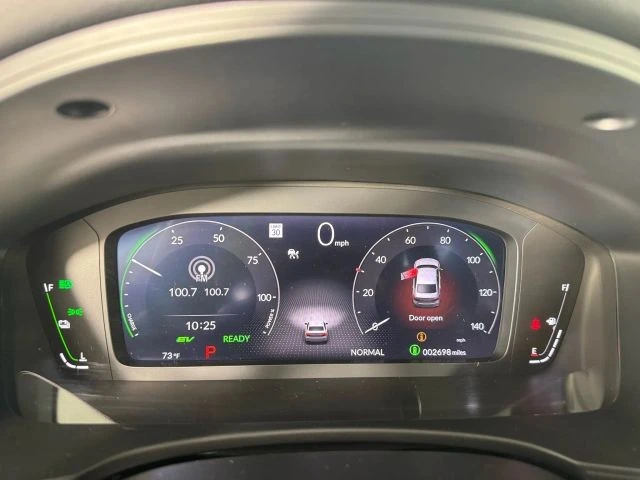 2025 Honda Civic 11th Gen - Image 14 of 21