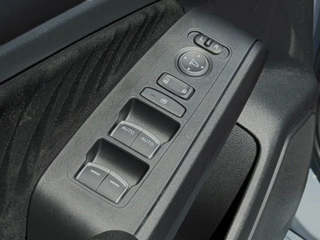 2025 Honda Civic 11th Gen - Image 17 of 31
