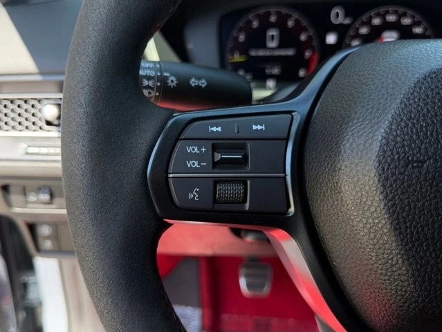 2025 Honda Civic 11th Gen - Image 21 of 31