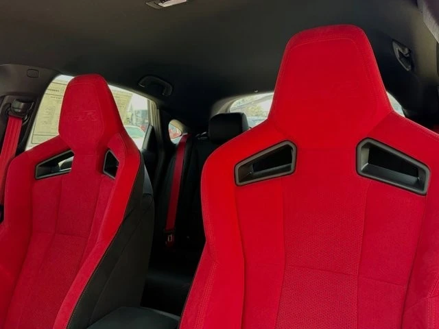 2025 Honda Civic 11th Gen - Image 17 of 31