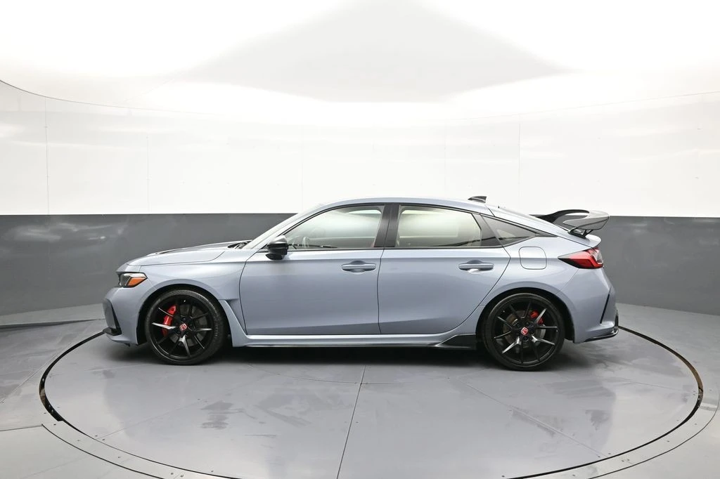2025 Honda Civic 11th Gen - Image 9 of 31