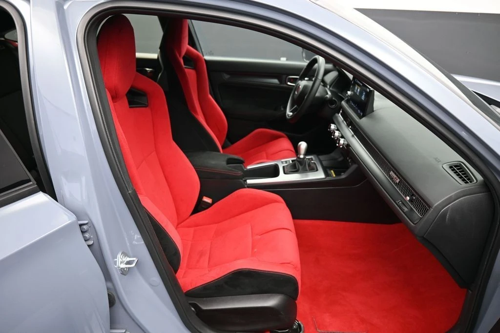 2025 Honda Civic 11th Gen - Image 24 of 31