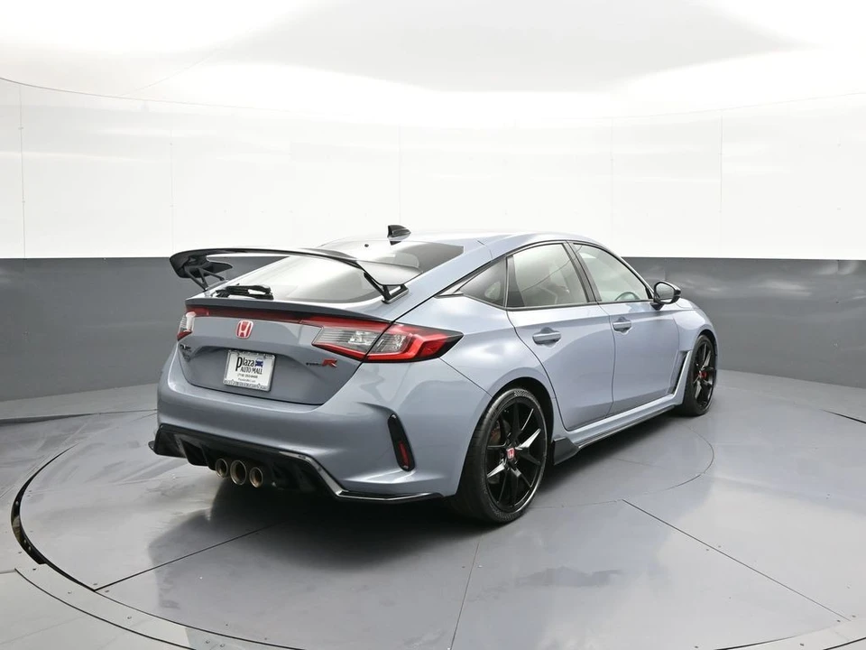 2025 Honda Civic 11th Gen - Image 6 of 31