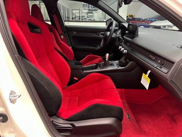 2025 Honda Civic 11th Gen - Image 18 of 21