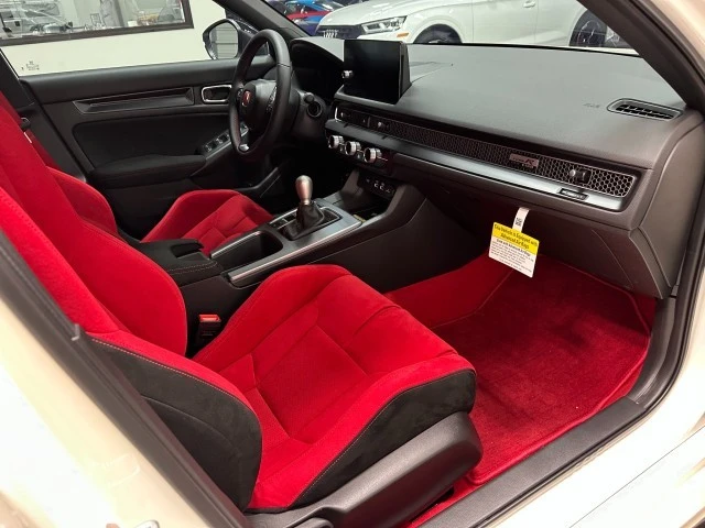 2025 Honda Civic 11th Gen - Image 19 of 21