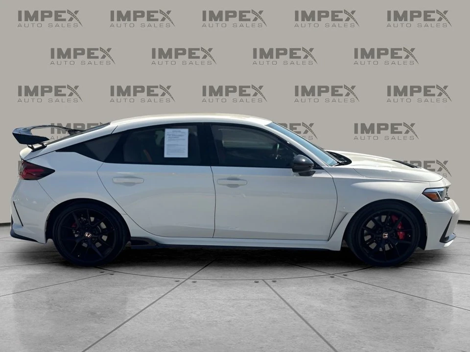 2025 Honda Civic 11th Gen - Image 6 of 31