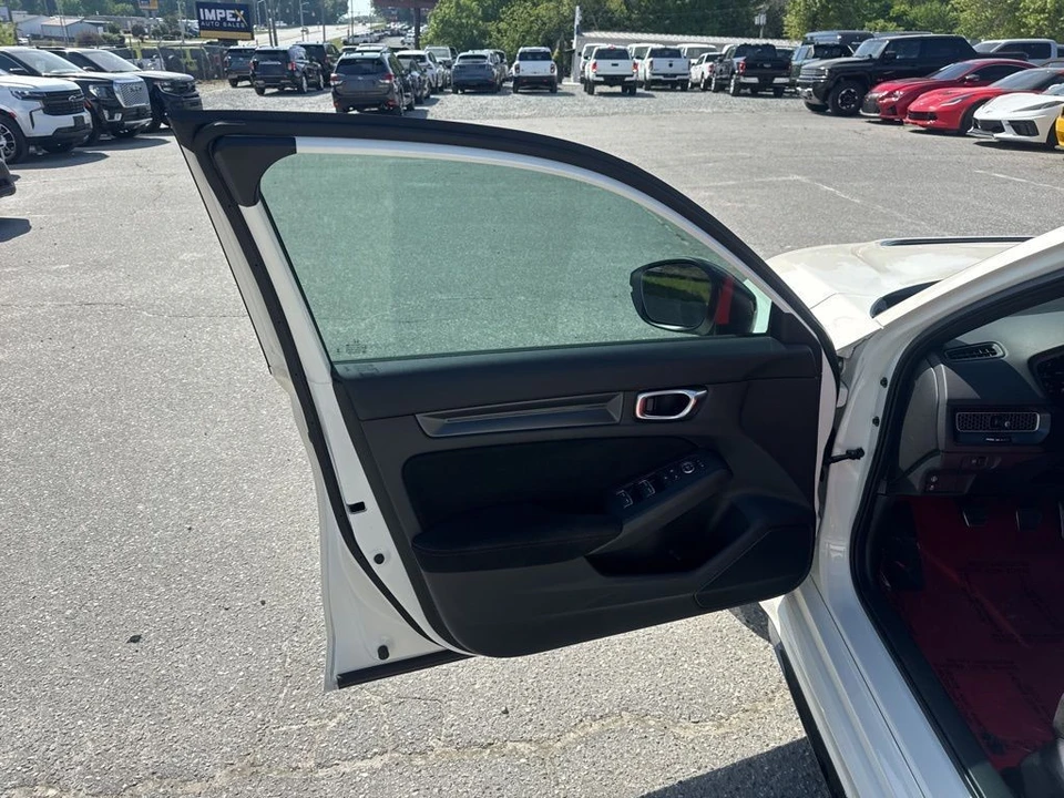 2025 Honda Civic 11th Gen - Image 23 of 31