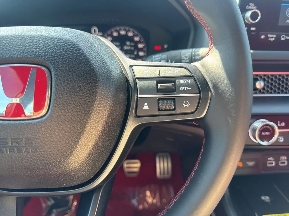 2025 Honda Civic 11th Gen - Image 14 of 21