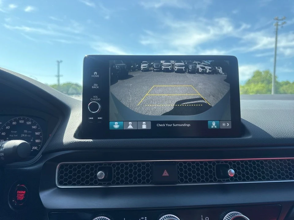 2025 Honda Civic 11th Gen - Image 18 of 21