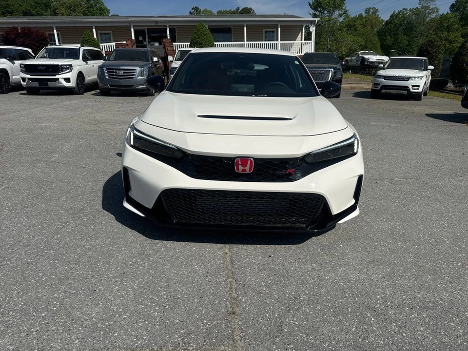 2025 Honda Civic 11th Gen - Image 8 of 21